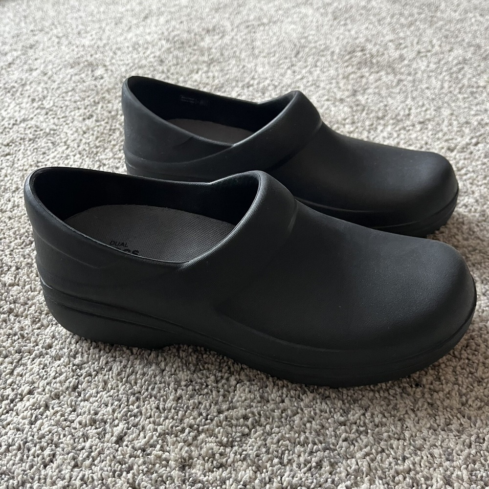 Crocs Black On-The-Clock Work Slip-On Shoes Slip Resistant W 9 Dual Comfort‎